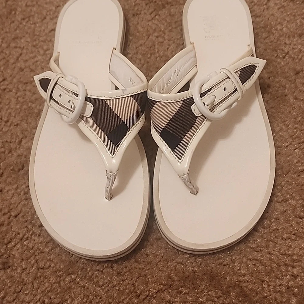 Burberry Classic Sandals - Picture 2 of 16